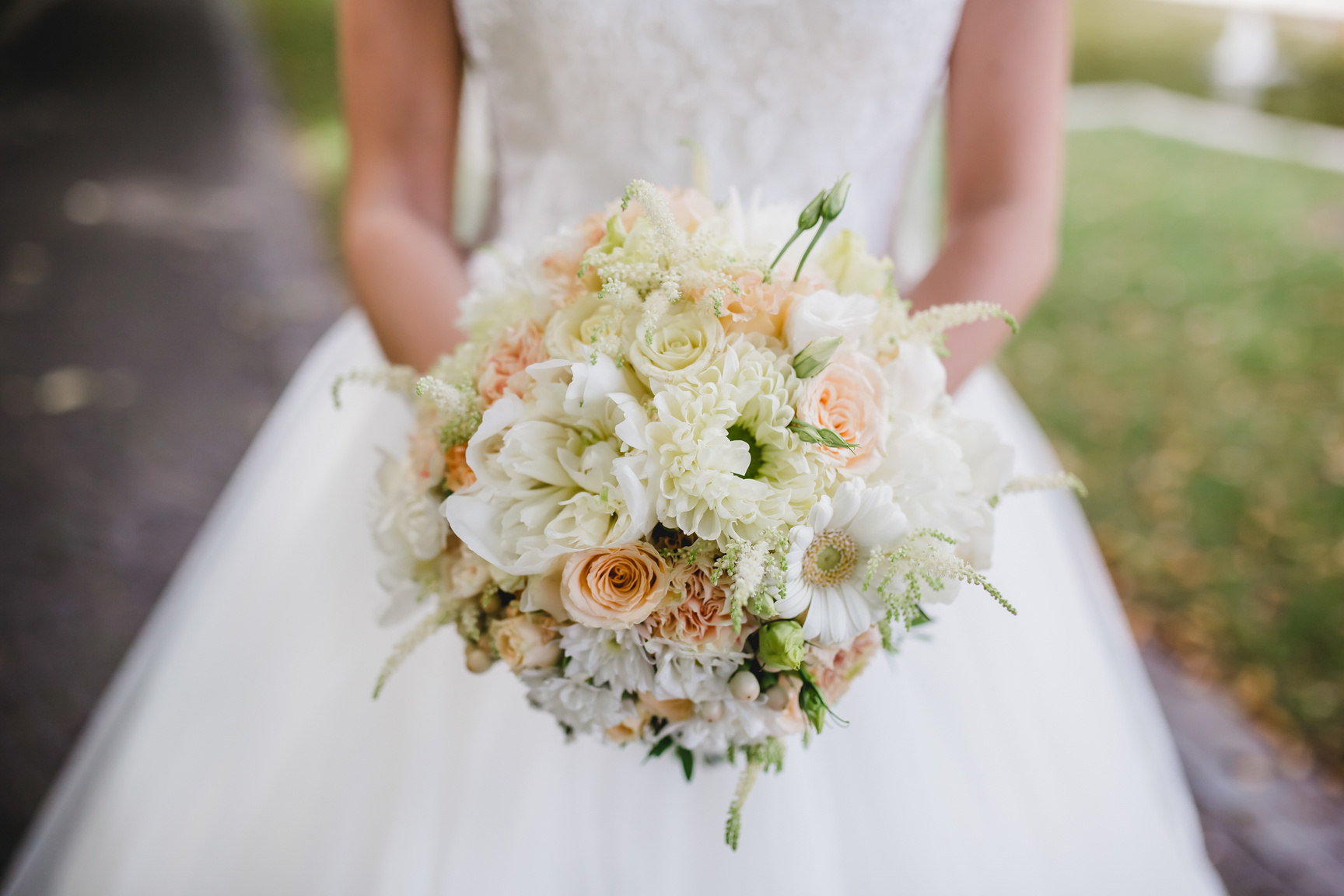 wedding flowers bride bouquet